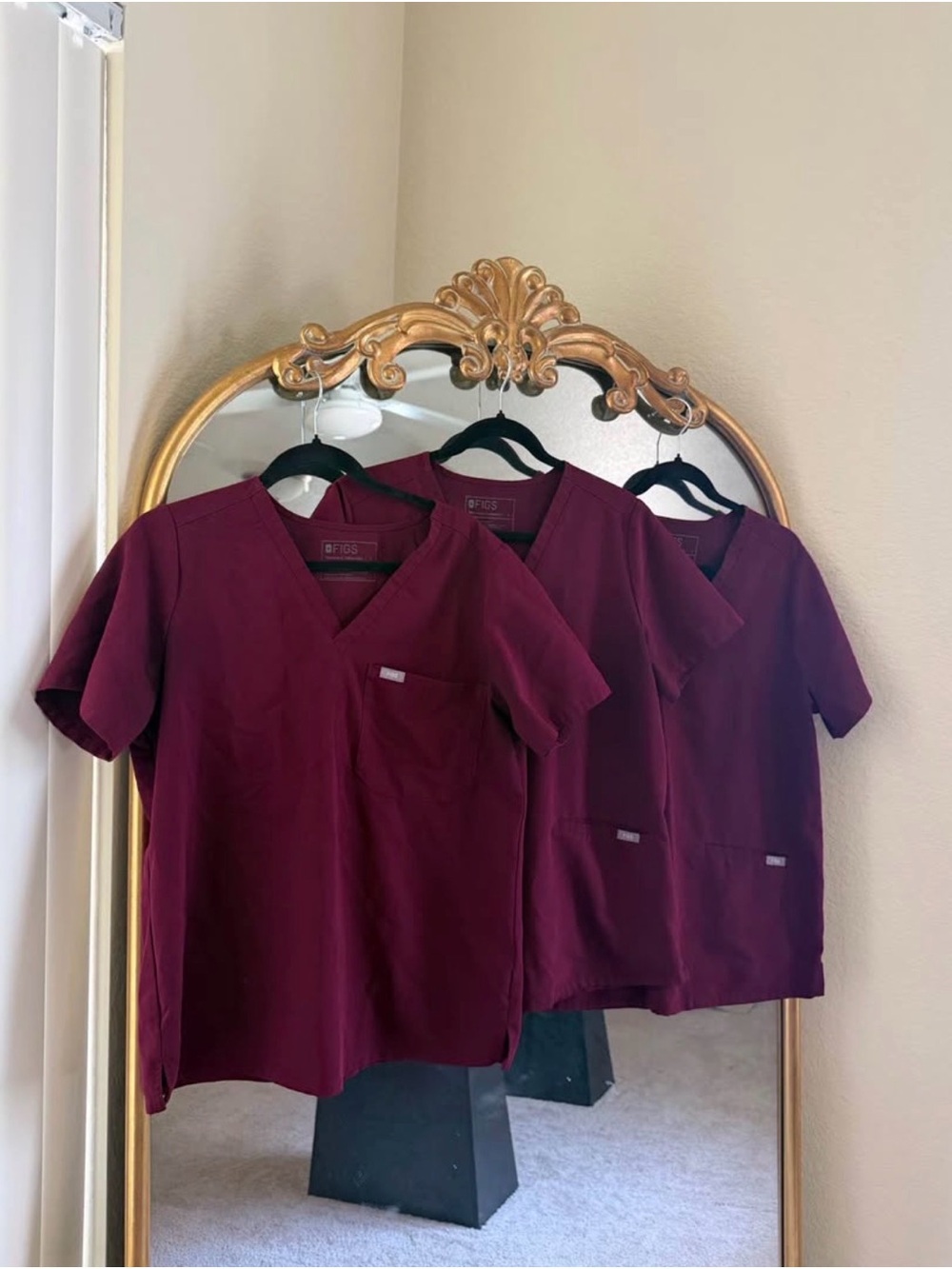 Figs Women's V-Neck Scrub Top in Burgundy